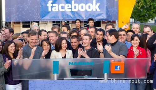 Facebook跻身2000亿美元科技俱乐部