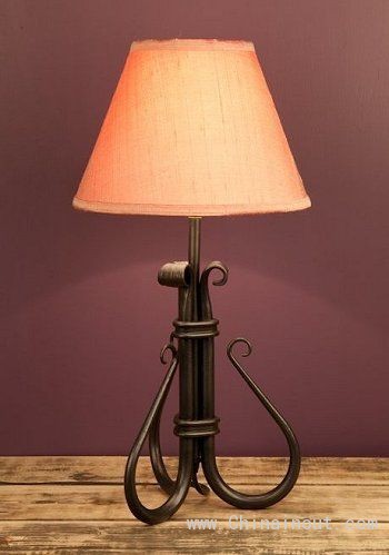 wrought_iron_lighting_shepherds_crook_table_lamp_small